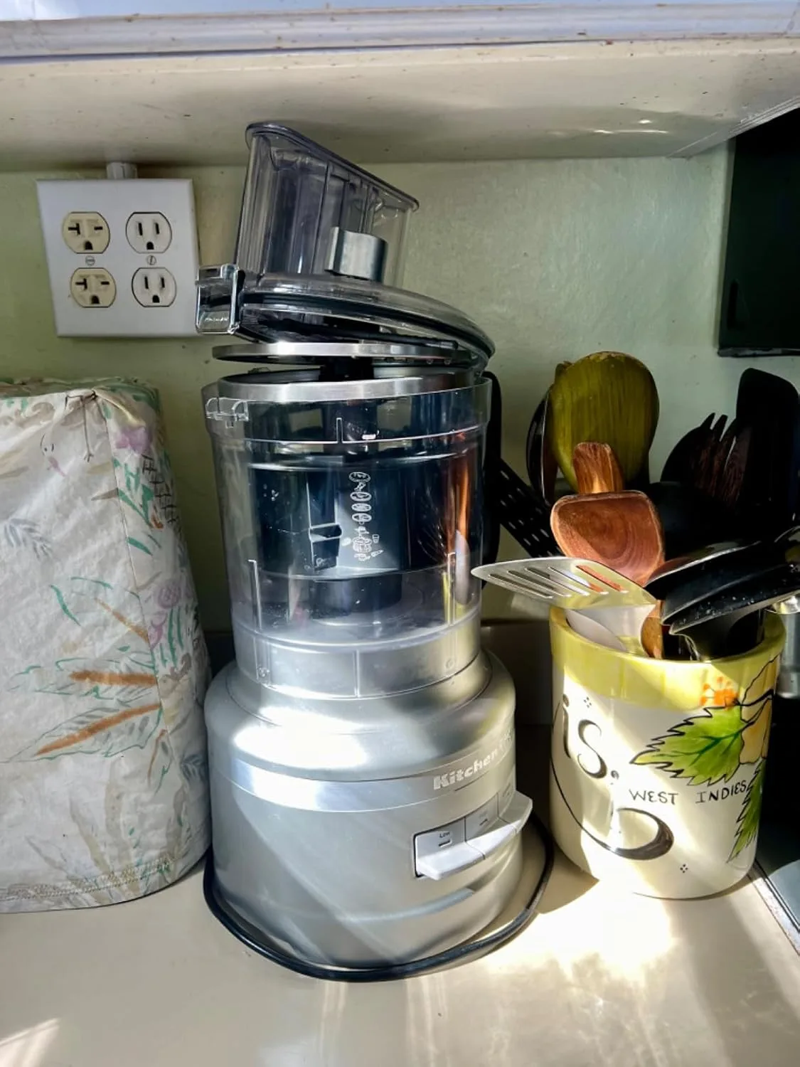 Customer photo of creamy hummus freshly made in KitchenAid food processor